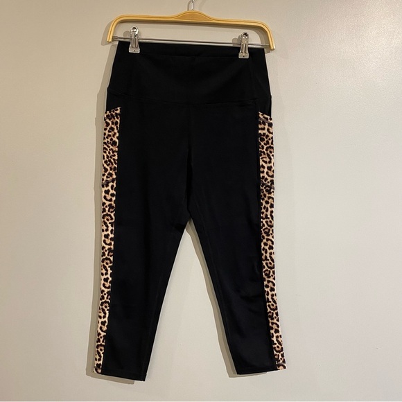 Zyia Active cropped leggings leopard pocket brilliant Hi Rise 8/10 - Picture 6 of 8